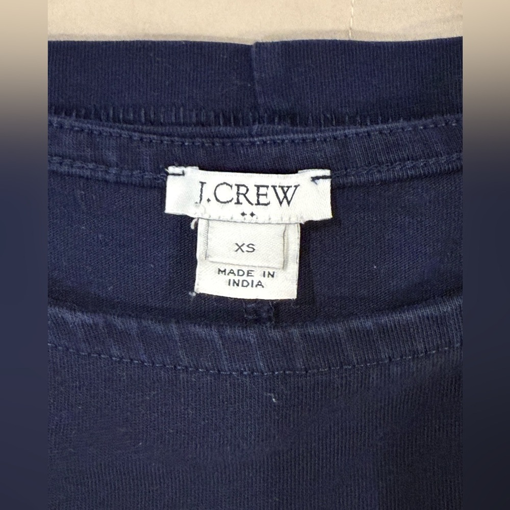 J. Crew t-shirt dress, navy XS. Crew neck with flirty ruffle sleeves - Picture 6 of 8